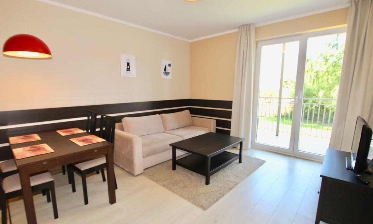 Apartamenty Bursztynowe Komnaty ダルウフコ エクステリア 写真